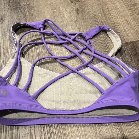 Lululemon Free to be wild bra size 4 - Picture 2 of 2